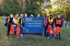 photo of students and personnel on cleanup day